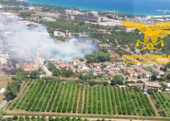 Vasto incendio a Tortolì, presente l’elicottero della Forestale