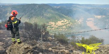 Fiamme a Bonorva, in azione gli elicotteri della Forestale