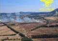 Vasto incendio a Carbonia, in azione elicotteri e un canadair: Guarda il video