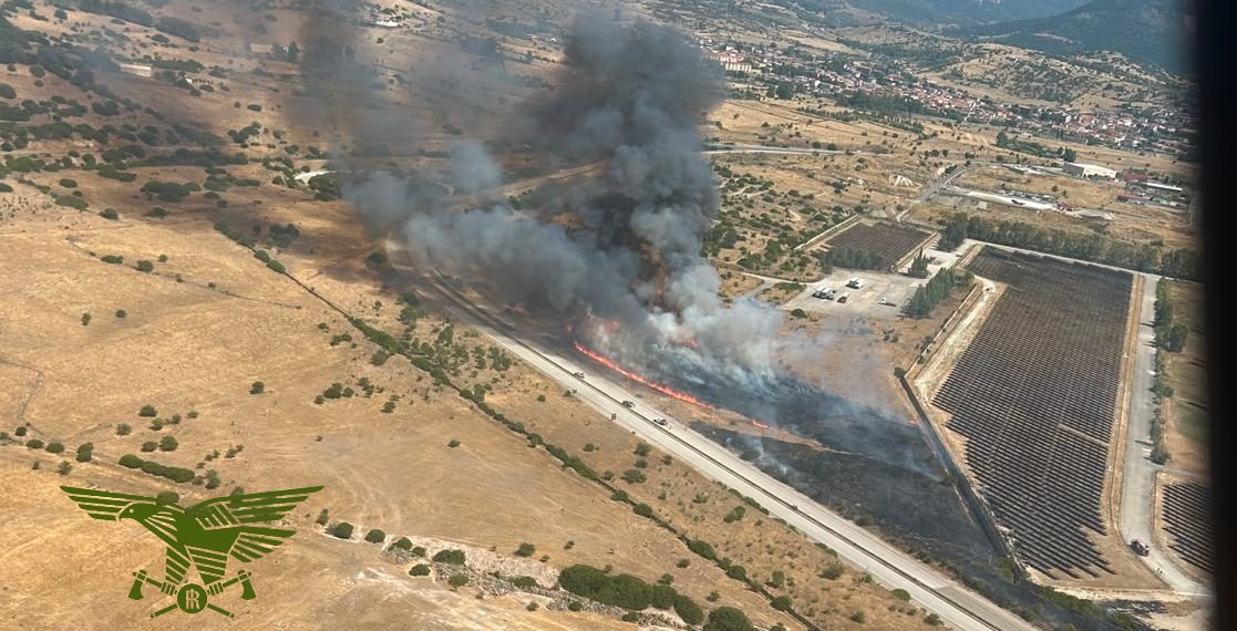 Fiamme a Ottana, sul posto l’elicottero della Forestale