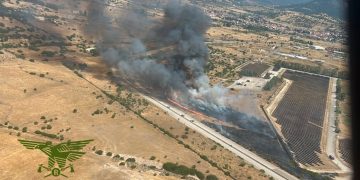 Fiamme a Ottana, sul posto l’elicottero della Forestale