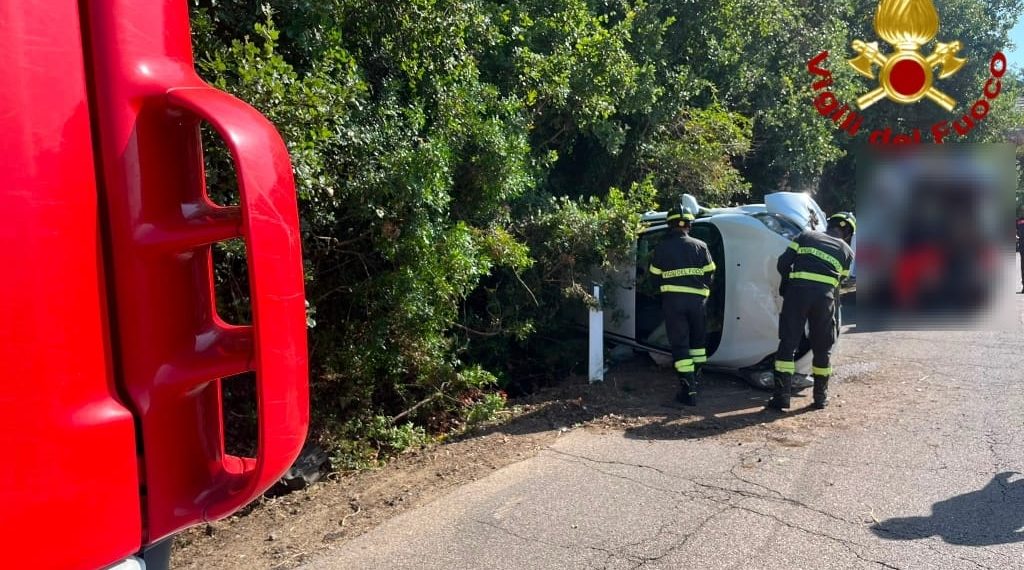 Boroneddu, perdono il controllo dell’auto e si ribaltano: un ferito