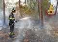 Caldo afoso e vento di scirocco, inferno di fuoco in Sardegna: fiamme a Orani e Morgongiori