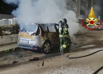 Sassari, nella notte data alle fiamme una macchina