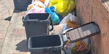 Capoterra, rifiuti abbandonati vicino alle Poste