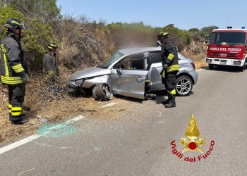 Castelsardo, con l’auto finisce fuori strada: un ferito