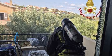 Palau, incendio in abitazione: intervento dei Vigili del Fuoco