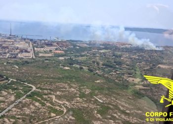 Incendi a Olbia e Portoscuso: in azione i mezzi aerei