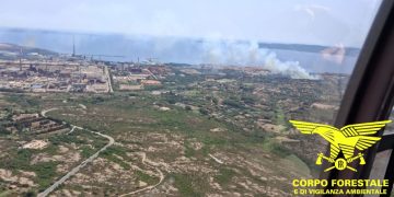 Incendi a Olbia e Portoscuso: in azione i mezzi aerei