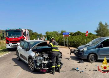 Scontro tra due auto e una moto a Loiri Porto San Paolo, motociclista in gravissime condizioni