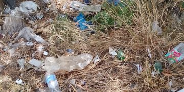 Discarica abusiva in viale Elmas all’uscita di Cagliari segnalata a maggio: ancora oggi il Comune non ha fatto nulla