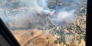 Fiamme a Ozieri, in azione due elicotteri della Forestale