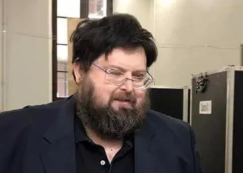 Truffa ed evasione fiscale, ai domiciliari Mario Adinolfi
