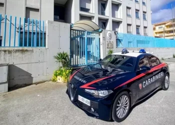 Furgone usato come ariete, spaccata al negozio Trony sulla statale 131