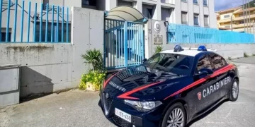 Furgone usato come ariete, spaccata al negozio Trony sulla statale 131