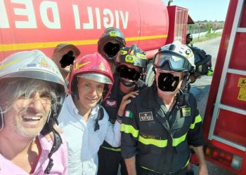 Drammatica giornata a Selargius, ma c’erano anche i “Grisù dei poveri” a farsi i selfie