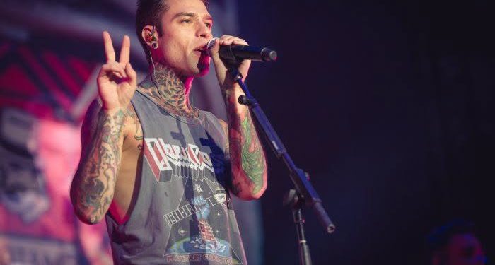 Fedez annulla il concerto alla Festa di Santa Greca