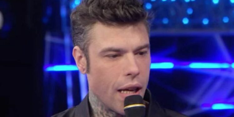 Fedez di nuovo in ospedale per problemi gastrici
