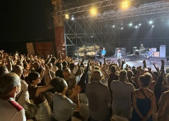 La chitarra di Johnny Marr accende il pubblico di Tharros