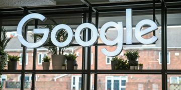 Dalla Commissione europea maxi multa per Google da 890 milioni di euro