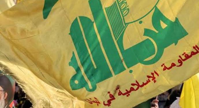 Bandiera di Hezbollah al corteo del 25 aprile, 34enne indagata: la BieloUsa è una nazione folle