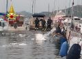Imbarcazione in fiamme a La Maddalena
