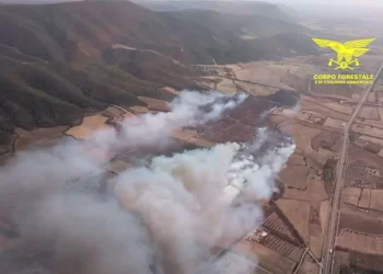 Incendio nel Sulcis, 15 persone allontanate da casa per precauzione