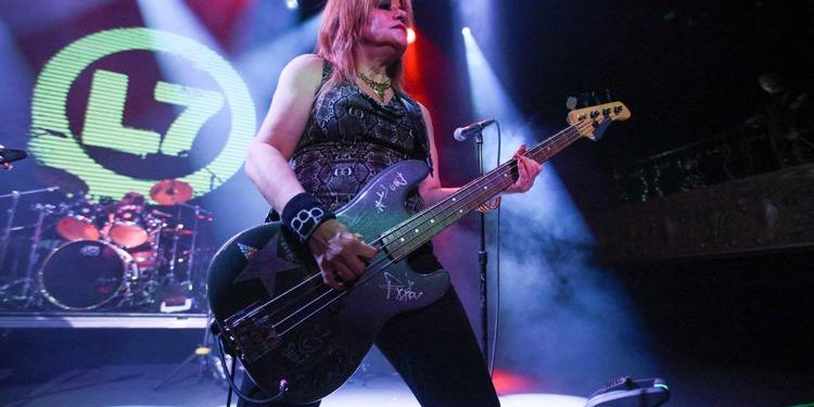 E’ morta Jennifer Finch, la bassista delle L7 aveva 59 anni