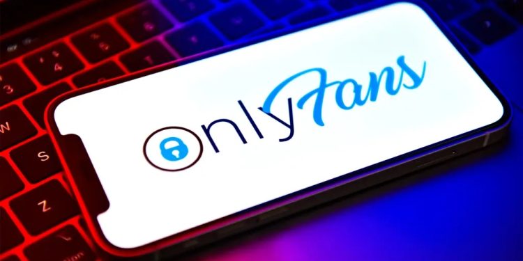 Trieste, influencer non dichiara 700mila euro guadagnati su OnlyFans