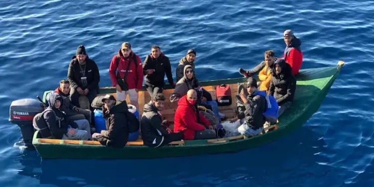 Ripresi gli sbarchi nel sud Sardegna, arrivati 11 migranti: è un fallimento la politica migratoria del Governo Meloni