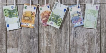 Dal 2020 gli italiani hanno “risparmiato” 1.600 miliardi di euro
