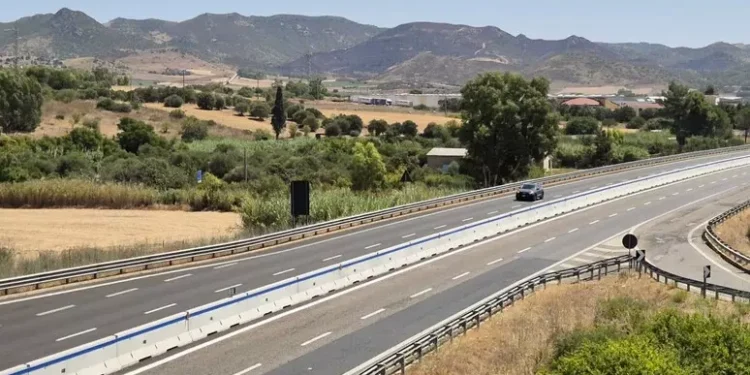 Nuove barriere spartitraffico sulla 131 all’altezza di Sanluri