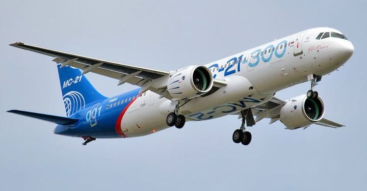 Russia, inaugurato nuovo aereo passeggeri