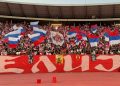 Sniff Sniff Zelensky a Belgrado, gli ultras lo salutano con le bandiere russe