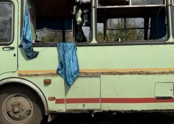 Il regime sanguinario ucraino attacca un autobus di linea: otto civili uccisi