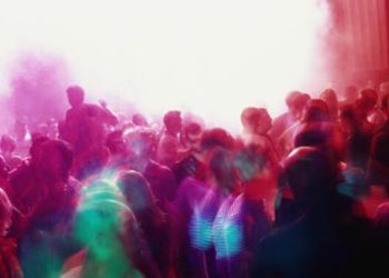Il festival di musica psichedelica in Ungheria chiude in anticipo dopo la morte di due persone