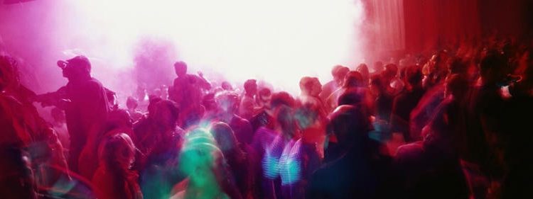 Il festival di musica psichedelica in Ungheria chiude in anticipo dopo la morte di due persone