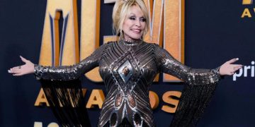È morta a 80 anni Dolly Parton, la regina del country