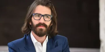 Leonardo Maria Del Vecchio lascia tutti gli incarichi in EssilorLuxottica