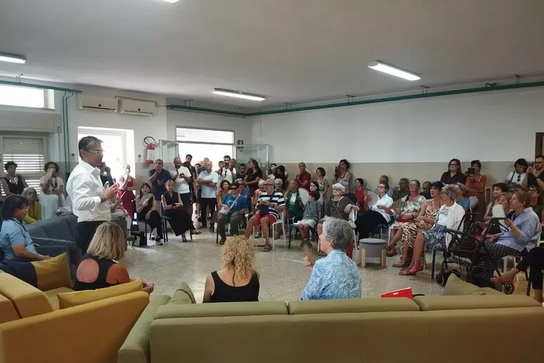 Nella ex scuola di via Fermi il primo centro intergenerazionale a Cagliari