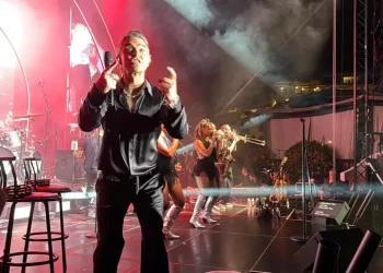 L’energia di Robbie Williams infiamma la Costa Smeralda