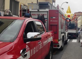 Paura a Cagliari, lesioni strutturali in una palazzina in via Falzarego: evacuate le famiglie