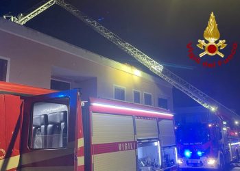 Sassari, fiamme in un appartamento: una persona intossicata