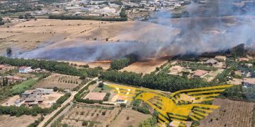 Vento e afa, incendi in Sardegna: fiamme a Carbonia e San Nicolò d’Arcidano