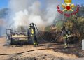 Auto prende fuoco sulla SS 125: intervento dei Vigili del Fuoco