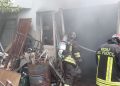 Fiamme nel locale per la lavorazione del ferro: Vigili del Fuoco al lavoro