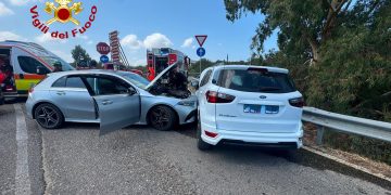 Scontro tra auto a San Teodoro: due feriti