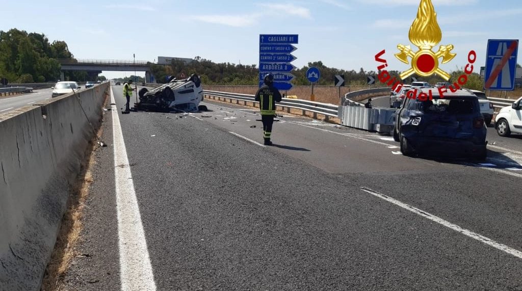 Gravissimo incidente sulla SS 131 all’altezza di Sant’Anna: due feriti