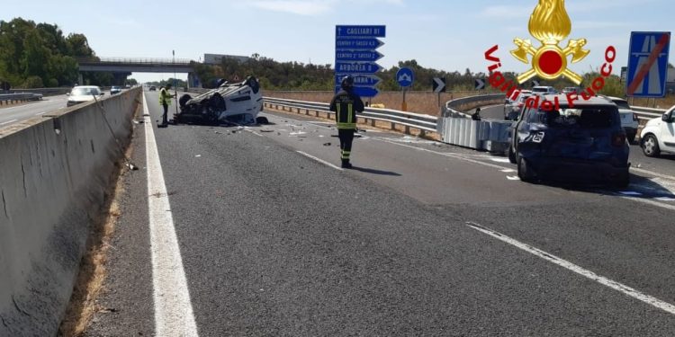 Gravissimo incidente sulla SS 131 all’altezza di Sant’Anna: due feriti