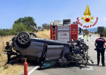 Anela, auto si ribalda ed esce di strada: un ferito